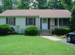 8545 Megs Dr, Marshall, VA 20115