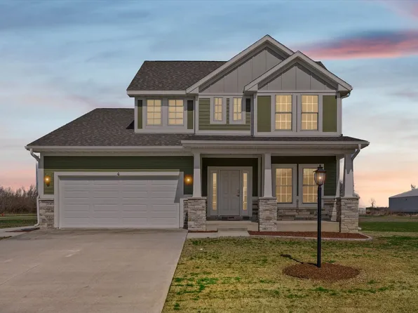 4 Foxtrot Ln, Monticello, IL 61856