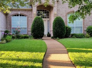 2320 Brookcrest Ln, Grapevine, TX 76051