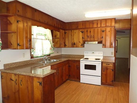 3rd image of 305 Glen Iris Dr