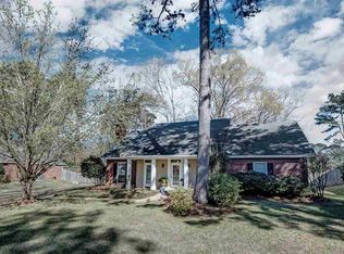 299 Woodrun Dr, Ridgeland, MS 39157