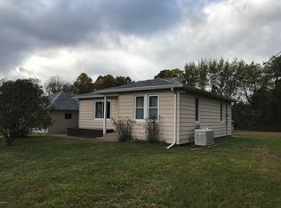 1214 26th St, Allegan, MI 49010