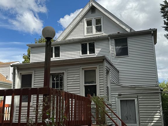 3rd image of 136 Collis Street