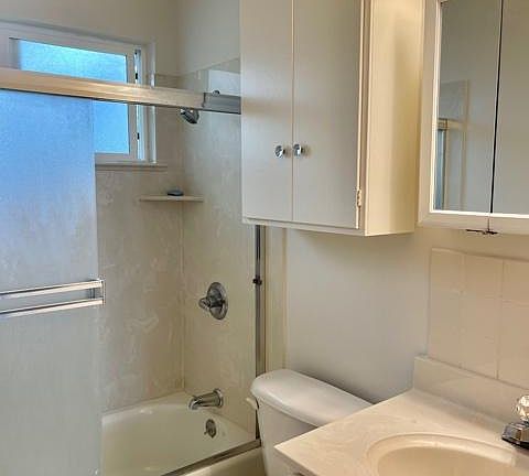5th image of 480 Lincoln Cir #4