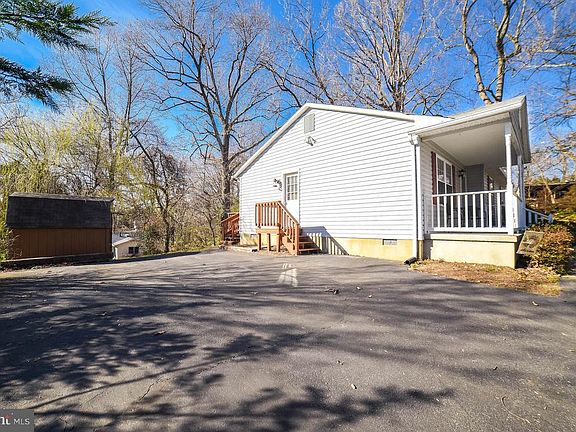4th image of 25997 Shenandoah Dr