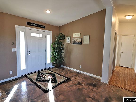 3rd image of 37 Lakota Dr