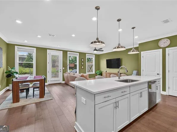 1409 Casteel Lake Ln, Buford, GA 30518