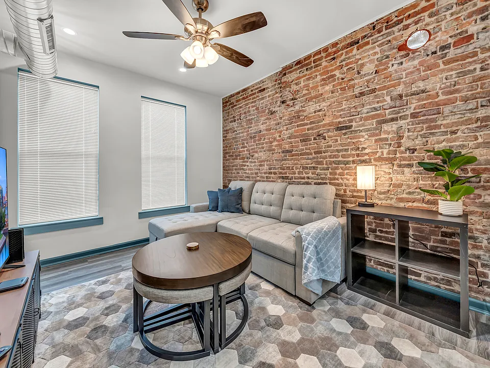44 E Utica St #2C