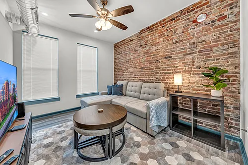 44 E Utica St #2C Photo 1