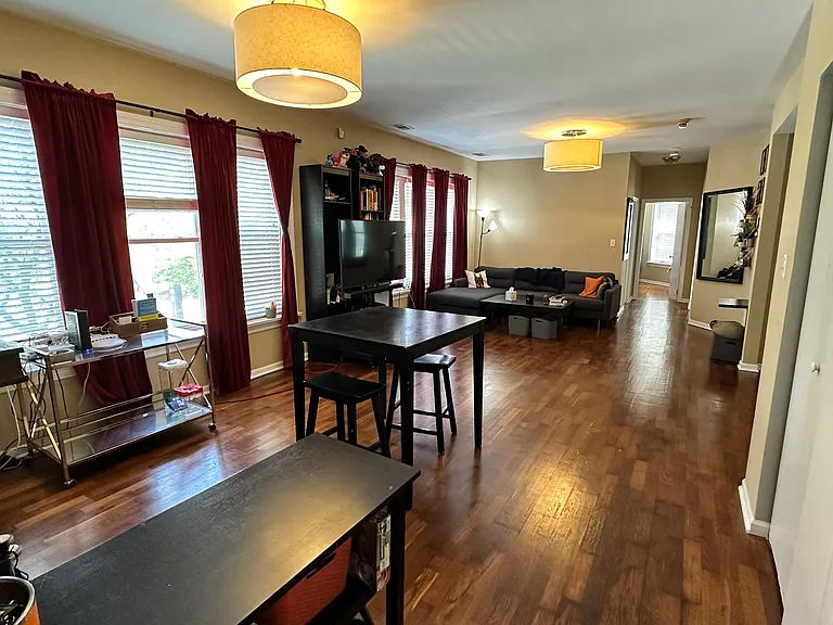 5860 N Ridge Ave #2 — Photo 1