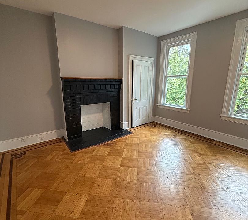 1st image of 165 Liberty St Floor 3