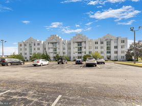 5213 Le Parc Dr