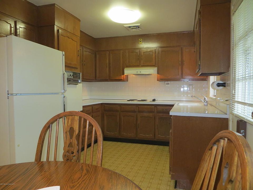 1st image of 954A Aberdeen Dr