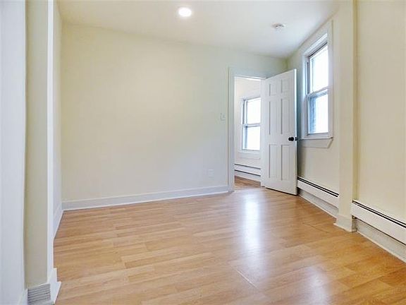 4th image of 39 Gardner Ave #1