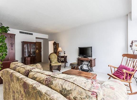 2nd image of 333 W Meyer Blvd APT 210