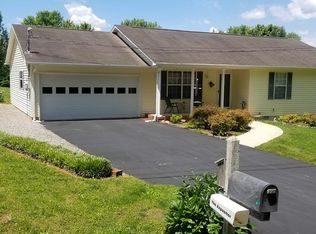 329 Mount View Dr, Sparta, TN 38583