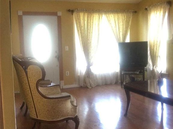 4th image of 141 Tallow Wood Dr