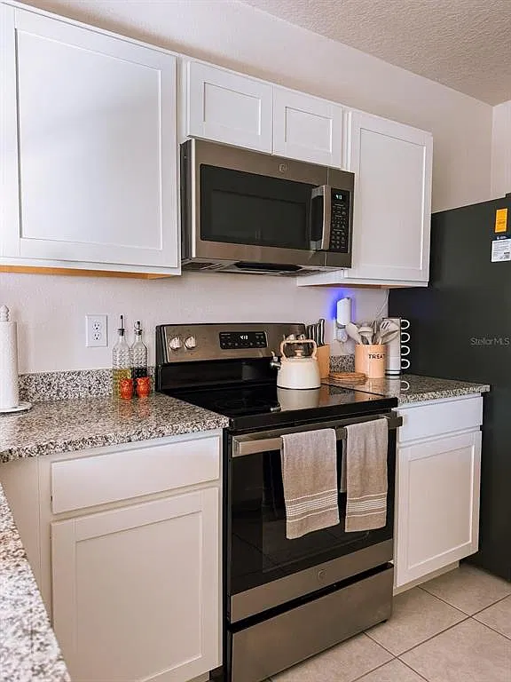 3 bed, 2.0 bath, 1413 sqft, $2,200 — Photo 4