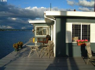 559 NE Bridgeton Rd #6, Portland, OR