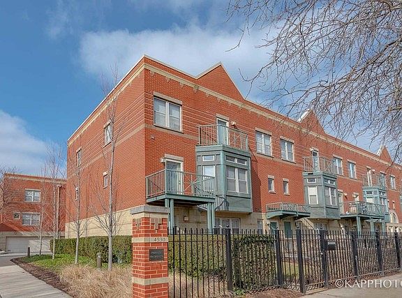 2nd image of 4528 S Woodlawn Ave