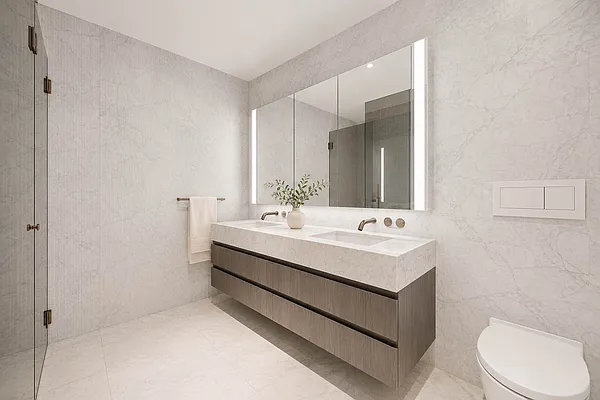 Bathroom, photo 1
