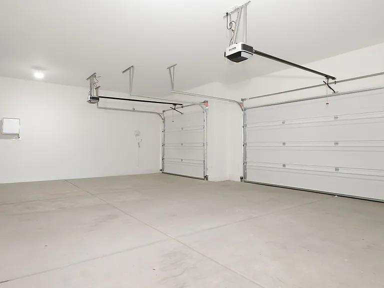 73 Hawk Ave — Photo 34