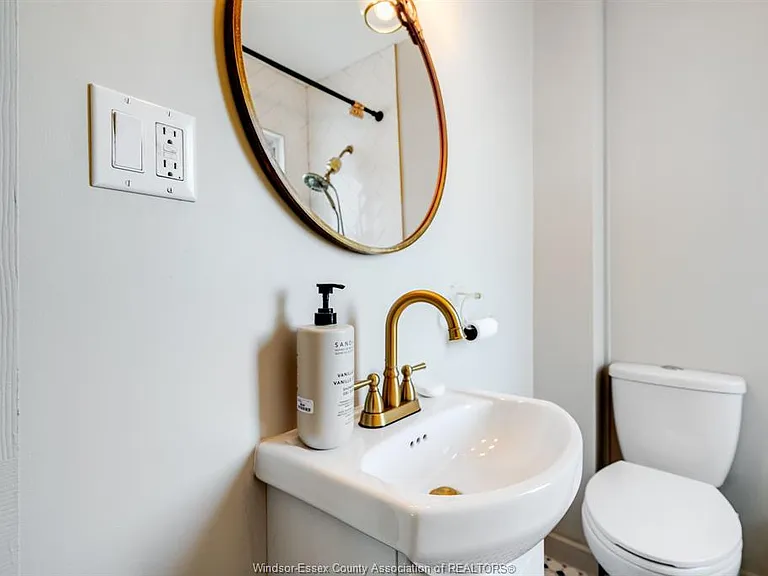 1062 Lena Ave — Photo 15
