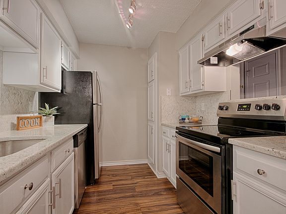 4th image of 1530 Lincoln Way #103A