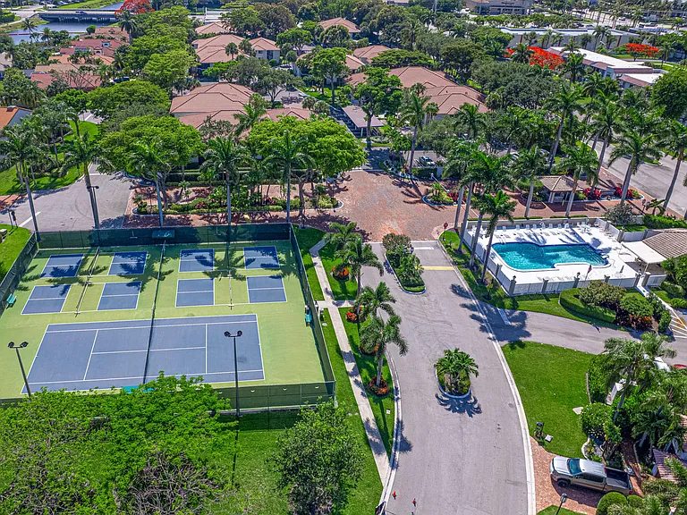 65 Pelican Pointe Dr #2030 — Photo 1