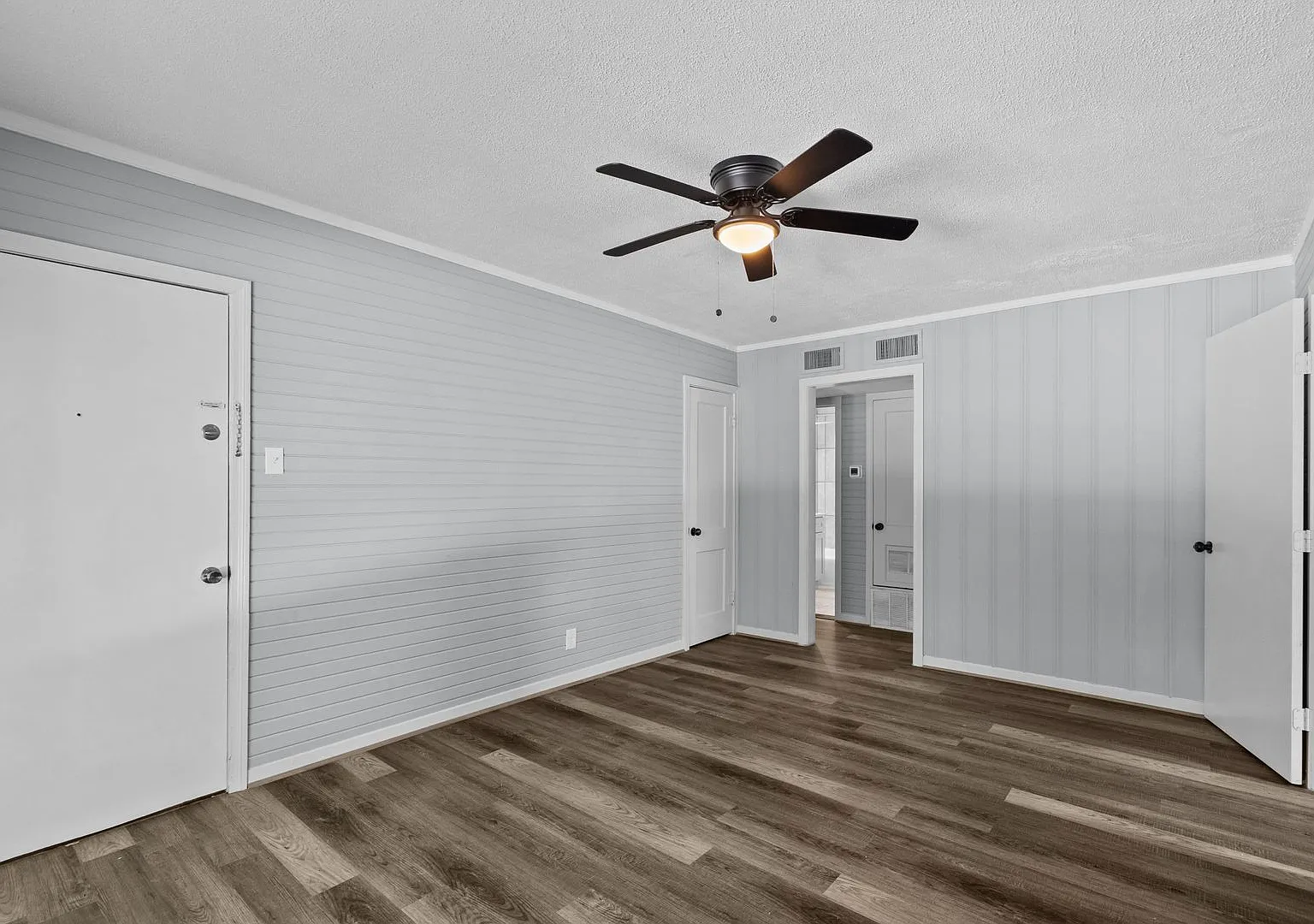 2324 Cedar Dr — Photo 4