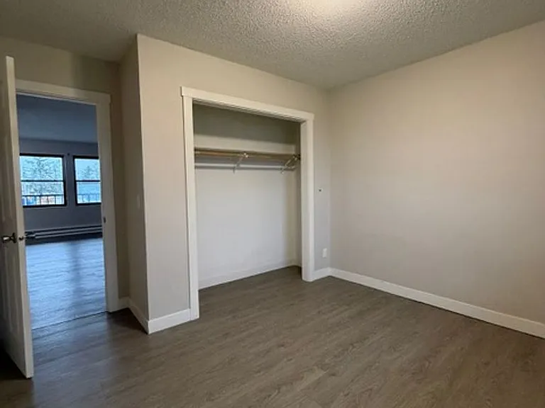 1735 Macauley Ave — Photo 10