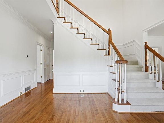 2nd image of 473 Cambria Walk SW