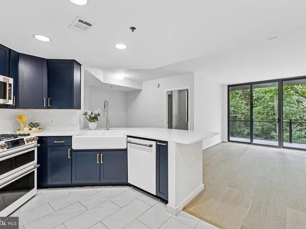 3883 Connecticut Ave NW APT 313, Washington, DC 20008