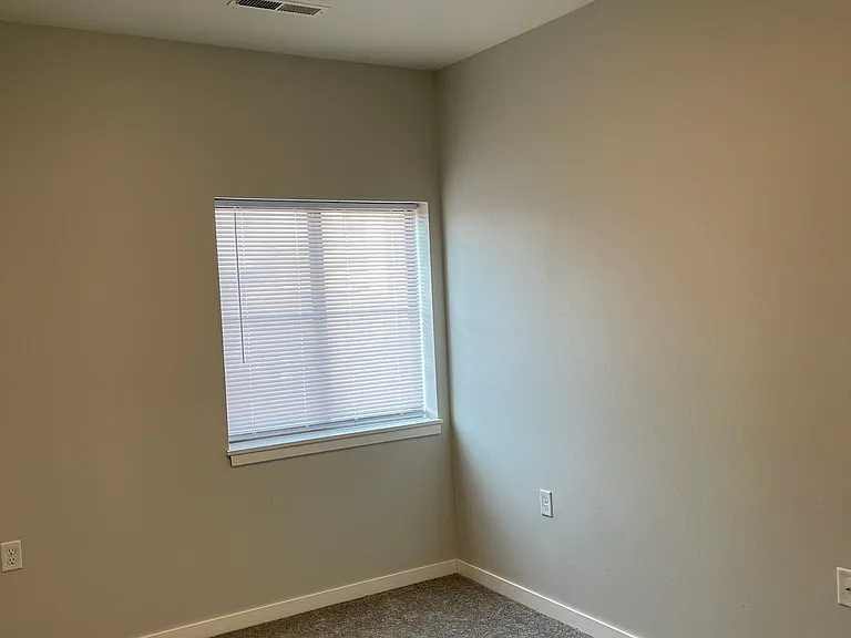 325 E College St #1611 — Photo 15