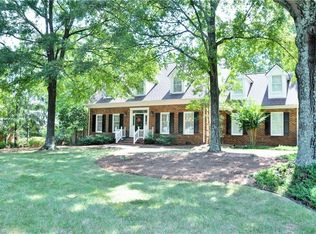 614 Hobbs Rd, Greensboro, NC 27403