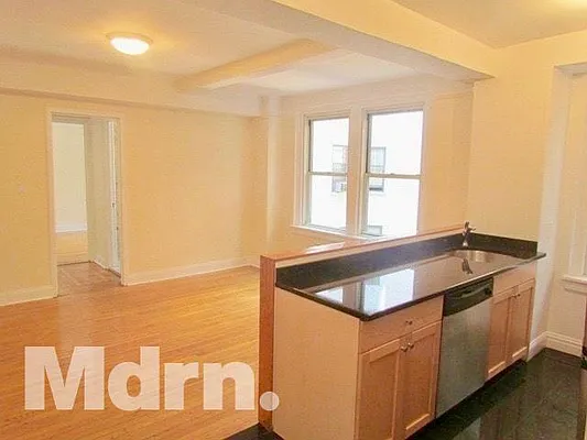 Rented by Mdrn Residential | media 5