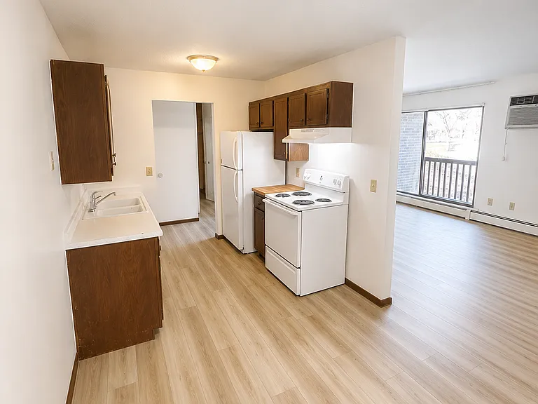 Hazelwood Apartments — Photo 57