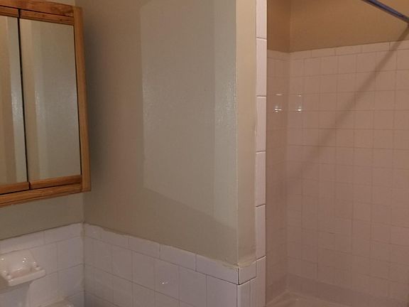 4th image of 3204 Holland Ave #25