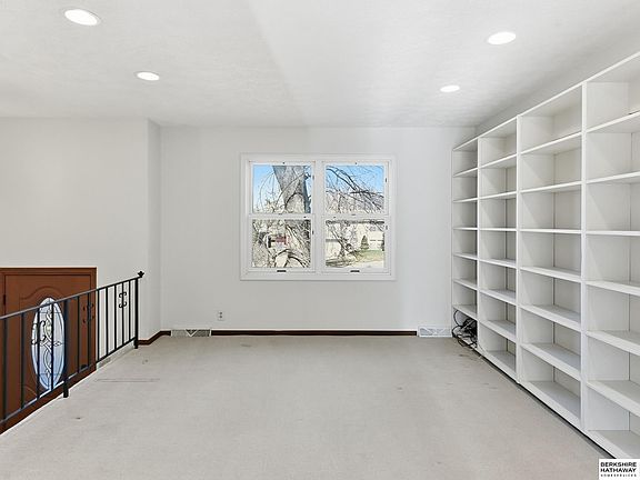 5th image of 15009 Westchester Cir