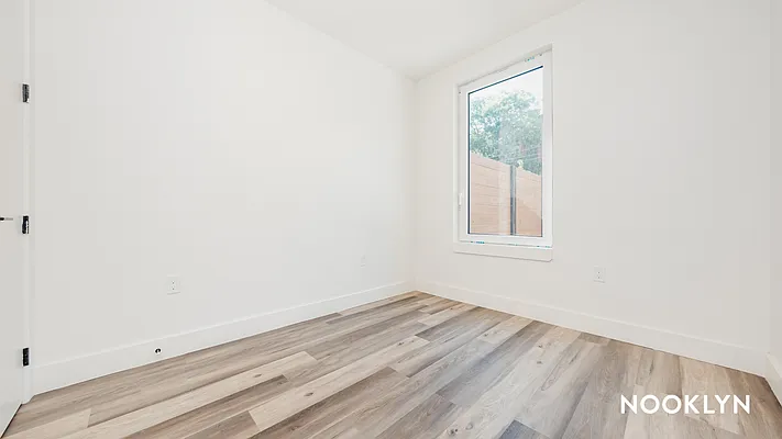 Rented by Nooklyn NYC LLC | media 49