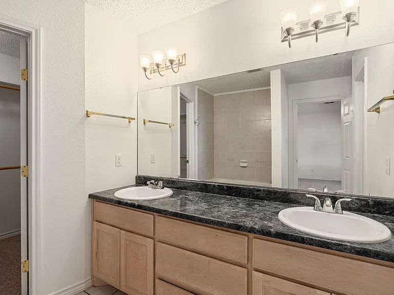 854 Lago Vista Dr — Photo 14