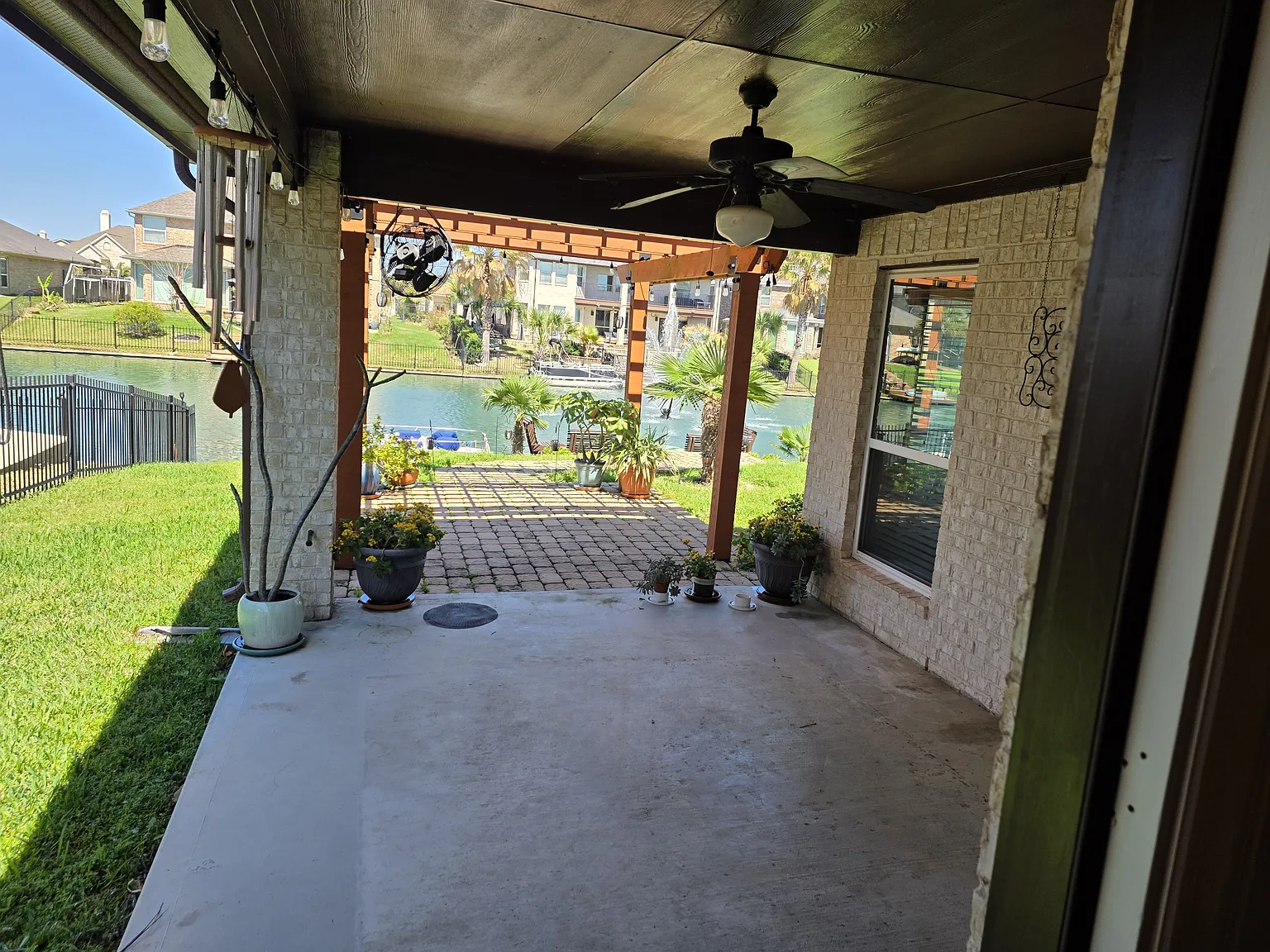 3 bed, 1896 sqft, $2,990 — Photo 3