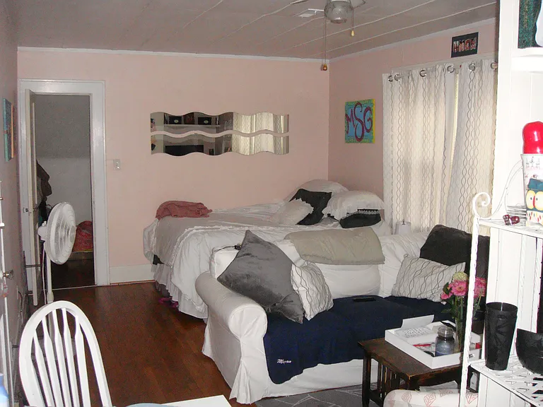 922 W Johnson St #203 — Photo 4