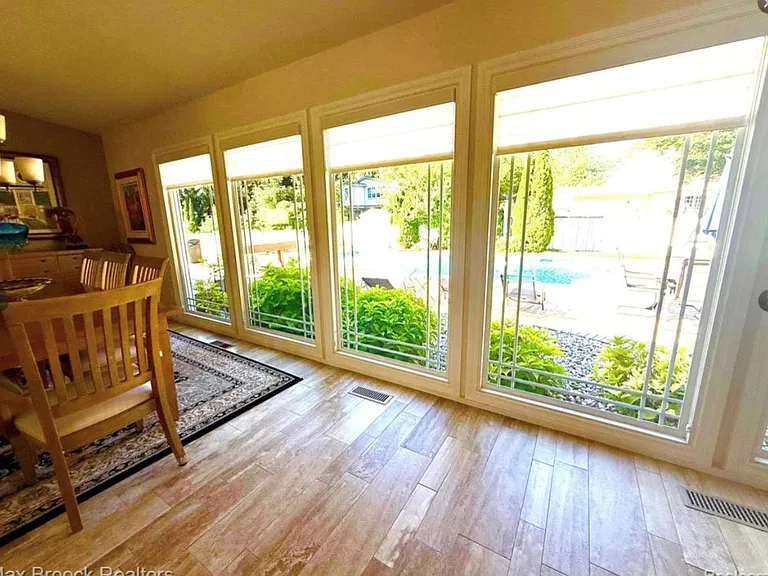 4784 S Valleyview Rd — Photo 9
