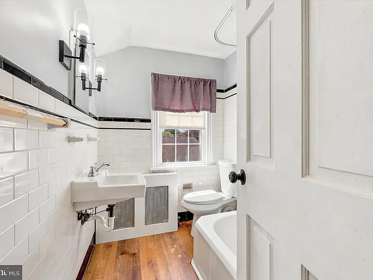 203 Commonwealth Ave — Photo 13