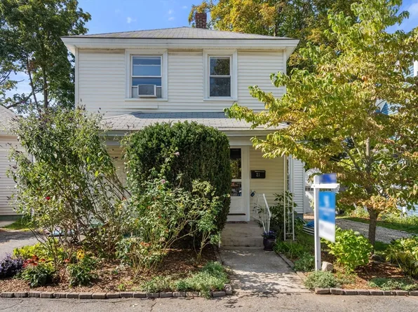 21 Linden St #21, Maynard, MA 01754