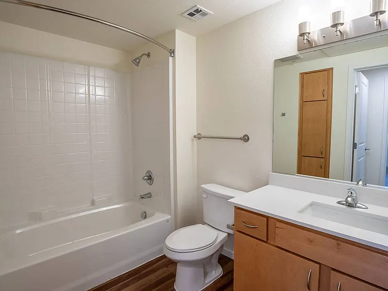 Vista Ridge Apartments — Photo 32