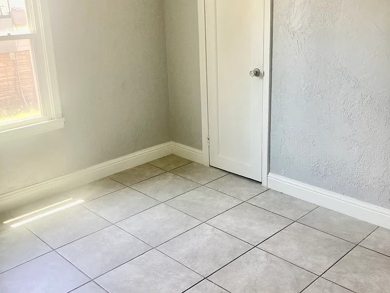 4704 N Mueller Ave — Photo 14