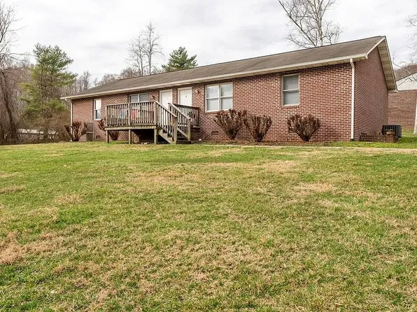 31289 Amherst Cir #1, Glade Spring, VA 24340