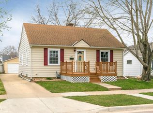 307 10th St NW, Austin, MN 55912